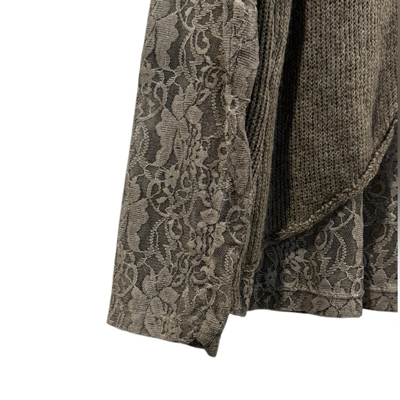 Women’s Tempo Paris Gray 100% Wool Open Front Lace Cardigan Floral: Small - Picture 4 of 5